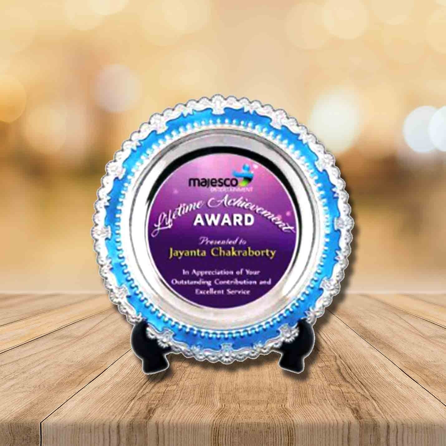 Best-Quality Metal Crests With Stand & Box