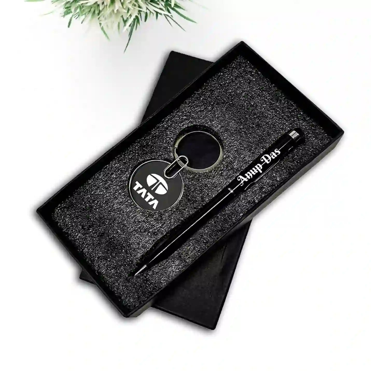 Magnificent Black Pen & Keychain Combo Gift Set
