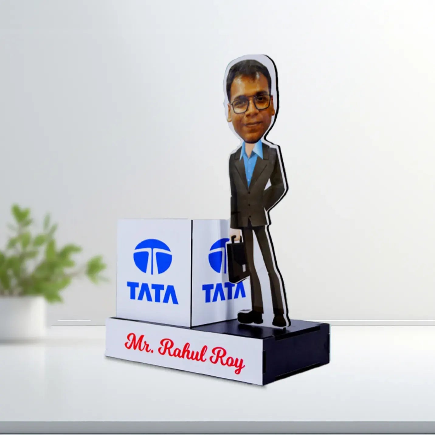 Deluxe Caricature with Pen Holders Img 2